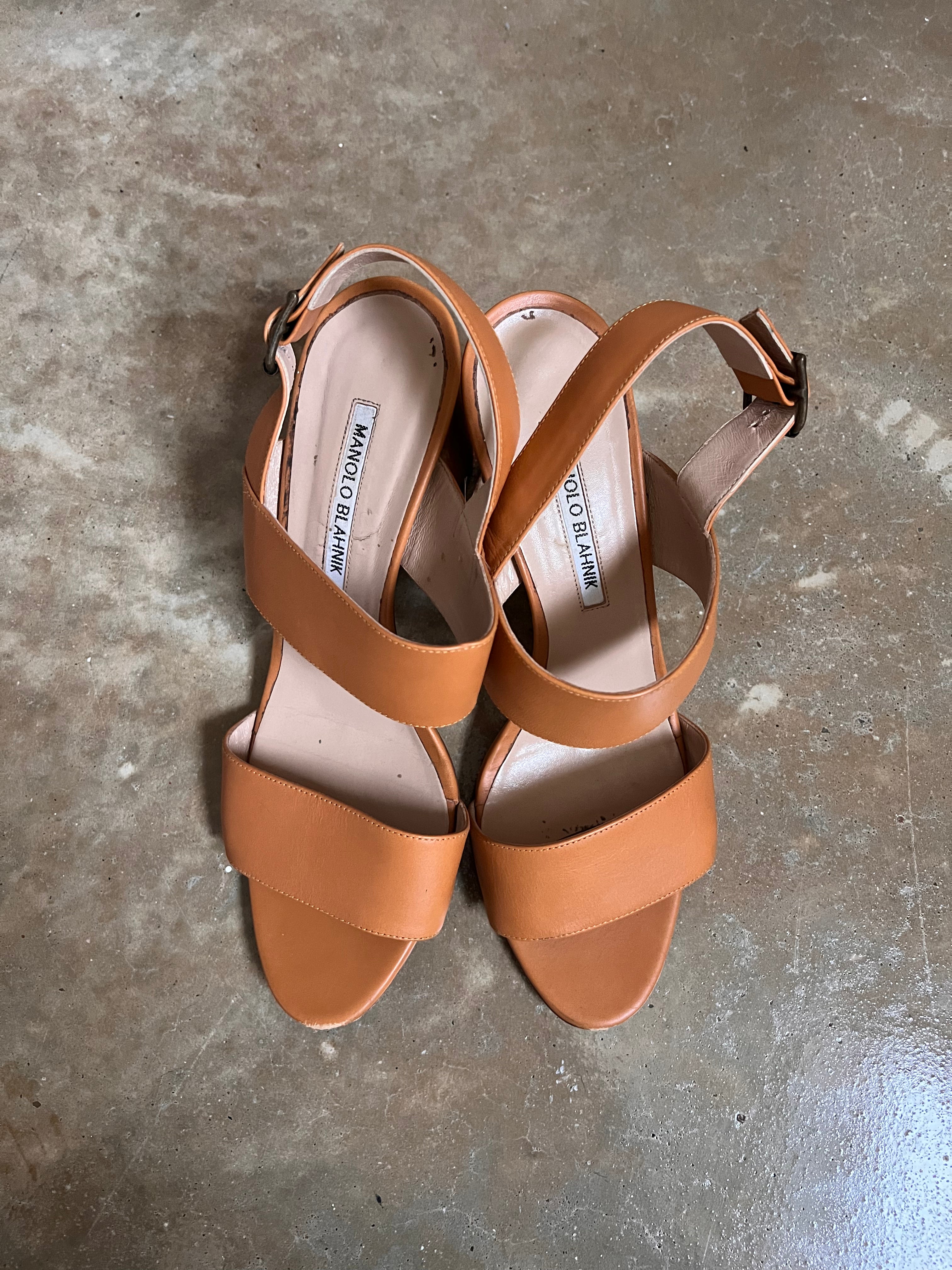 Tan Manolo Blahnik