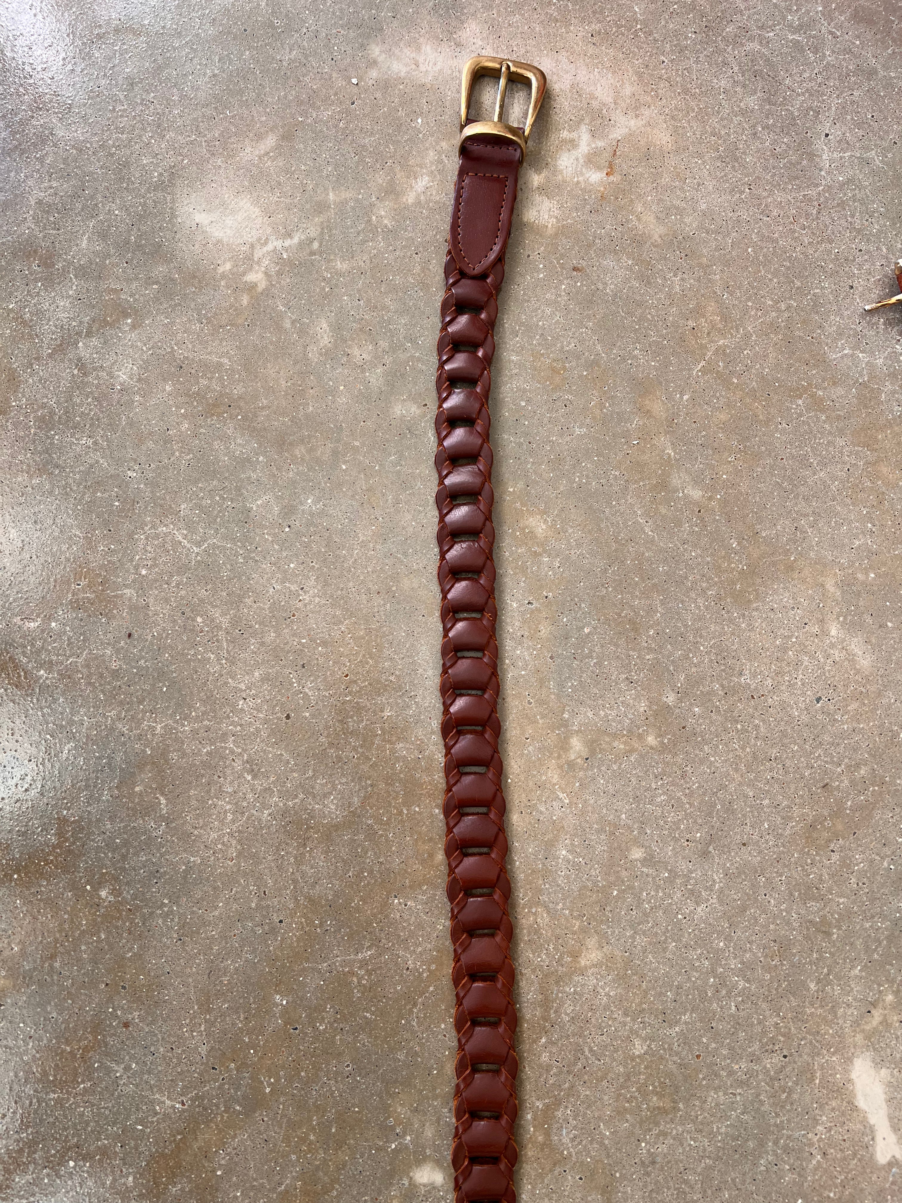 Brown link belt